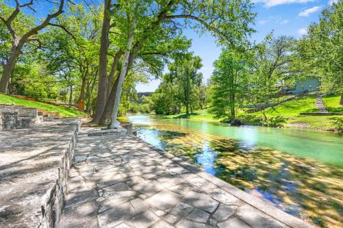 New Braunfels Casa | Pecan Creek Cottage