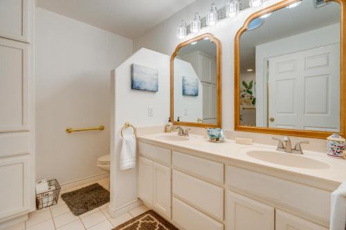 Horseshoe Bay Casa | Pecan Creek Haus Lake LBJ Retreat with Boat Dock!