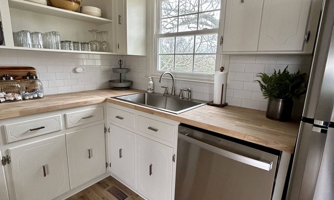 Ochlocknee Casa | Pecan orchard country hideaway, convenient to Thomasville & Tallahassee