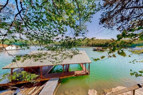 Flat Hollow Marina Casa | Peck's Perch