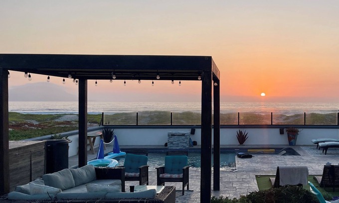 Ensenada Casa | "Pedazo de Cielo" is a Beach Front house with Private Pool in Ensenada BC.