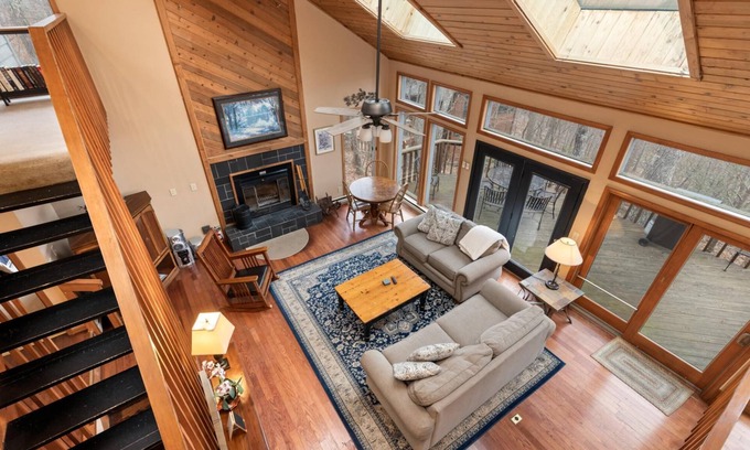 Pedlars Edge Casa | Pedlars Big Mountain Home at Wintergreen