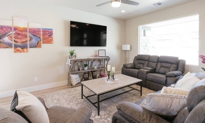 Hildale Casa | Peekaboo Canyon-4Bed3BathHotTub