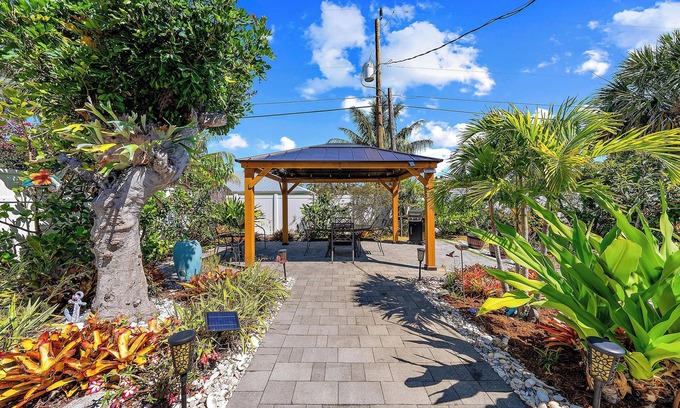 Hobe Sound Casa | Un moderno oasis tropical a solo minutos de la playa!