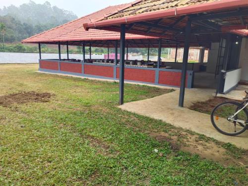 Kaimane Otro | Peka holidays