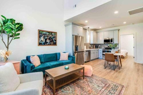 Lafayette Casa | Pelican house*King bed*Fast WiFi*Book now