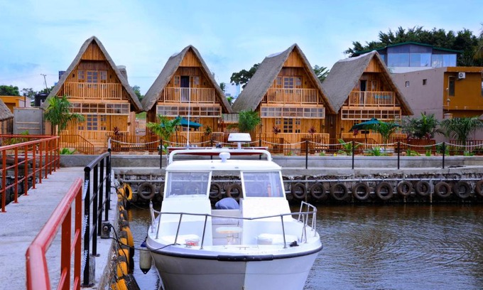 Entebbe Hotel | Pelican Lodge & Marina