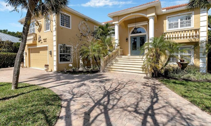 Englewood Villa | Pelican Nest Private Beach & Bay access & Pool