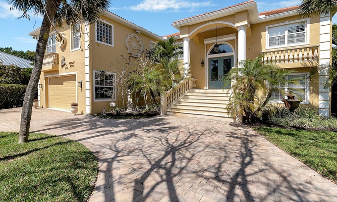 Englewood Villa | "Pelican Nest"Private Beach & Bay access & Pool 4bedroom 3bath