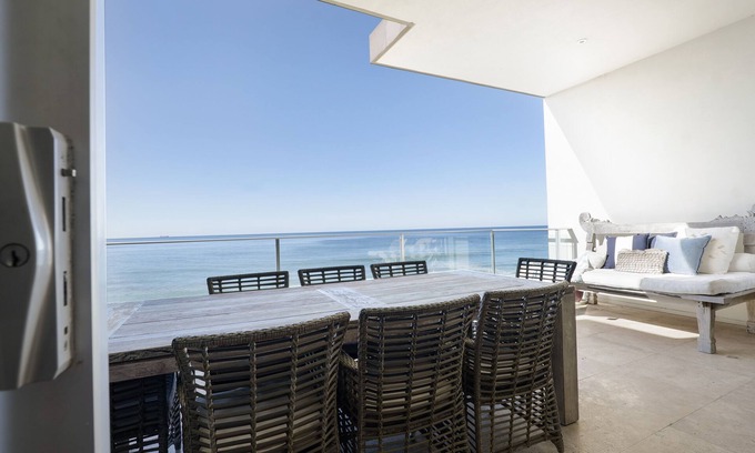 Central Coast Apartamento | Pelican Penthouse - Spacious private beachfront