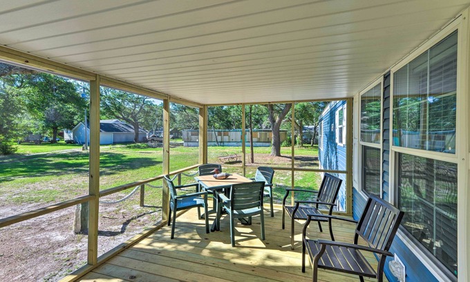 Harkers Island Casa | 'Pelican Place' Coastal Cottage Walk to Back Sound