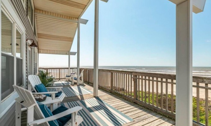 Spanish Grant Casa | Pelican Point 1- BEACHFRONT 4BR/2BA Sleeps 12, 2 Masters