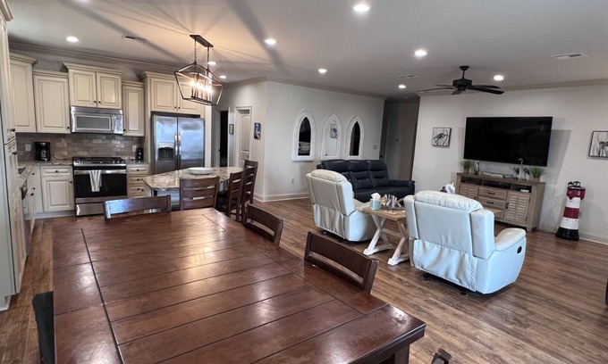 Golden Meadow Casa | Pelican Reef - Bay View - Island Realty