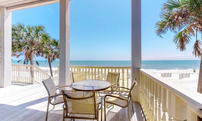 East End Casa | Pelican's Perch