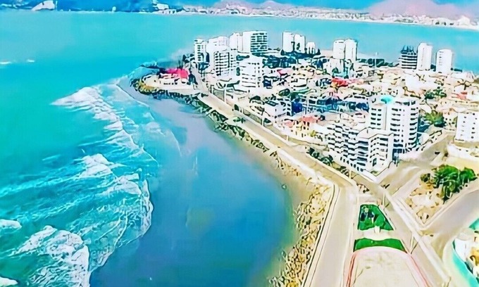 Bahía de Caráquez Condominio | Pelican View & Sunsets!
