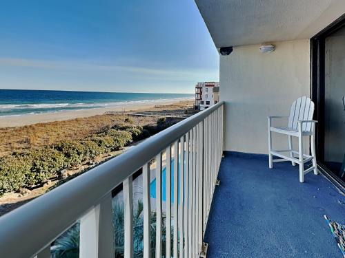 Wilmington Beach Apartamento | Pelican Watch #303 - Endless Views Retreat