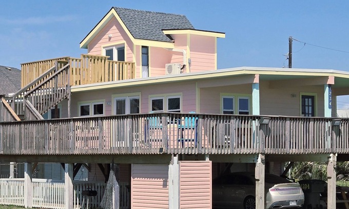 Pirates Beach West Casa | Pelicans and Flip Flops