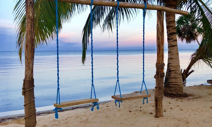 Sittee River Villa | Pelicans Crossing Seaside Escape- solo piso principal. (2 suites / cocina / sala de estar