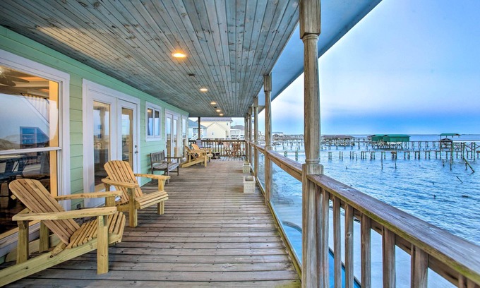 Lake Catherine Casa | ‘Pelicans Perch’ - Waterfront Haven w/ Pool!