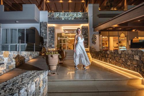 Tingaki Hotel | Pelopas