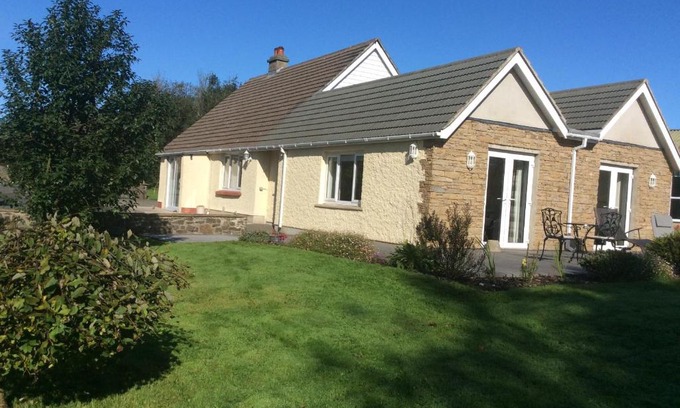 Haverfordwest Casa | Pembrokeshire Fields