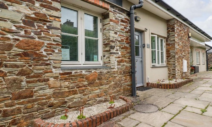 Edmonton Casa | Pen-Y-Les