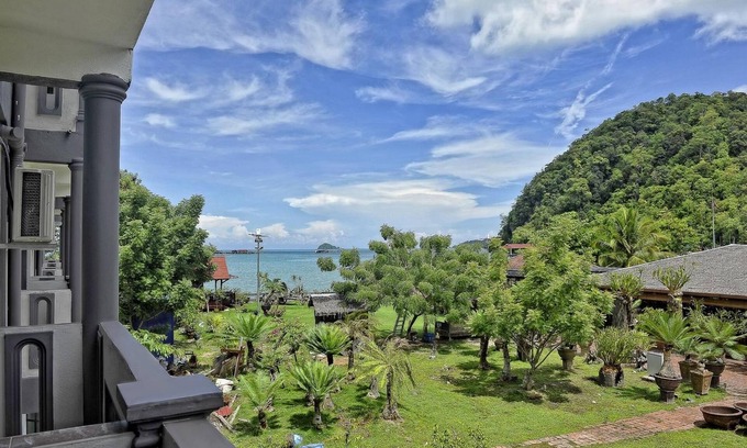 Kuah Hotel | Penarak Bamboo Beach Motel