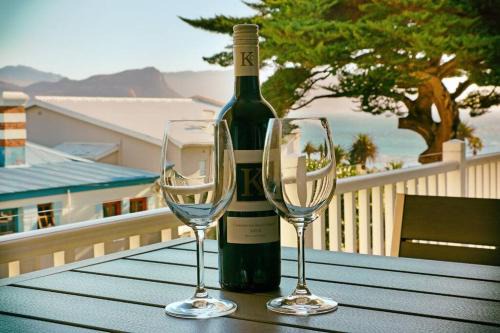 Simon's Town Apartamento | Penguin Haven . Luxury 2 bedroom, Boulders Beach.