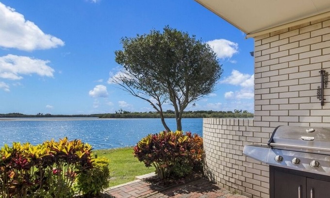 Yamba Apartamento | Peninsula Court 6, Fish from your back door