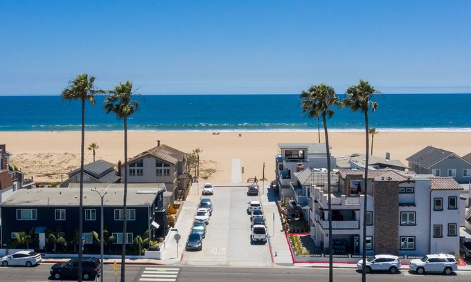 Balboa Peninsula Villa | Peninsula Penthouse