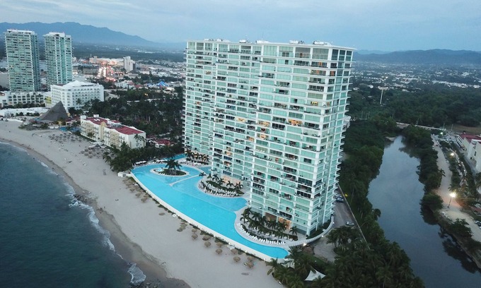 Zona hotelera del norte Condominio | Peninsula - Puerto Vallarta - Luxury-Oceanfront - Spectacular 19th Floor View