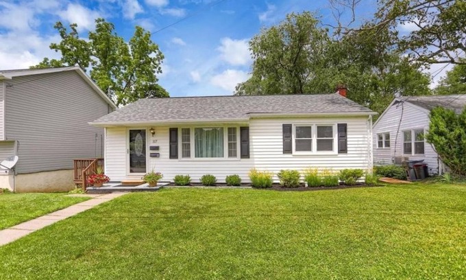 Pleasant Gap Casa | Penn State Home. 3 bedroom house close to Beaver Stadium, PSU, State College