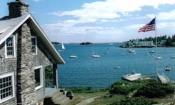 West Boothbay Harbor Cabaña | Pennoyer Point Cottage - 4 BR Waterfront Cottage B- Mooring Access + Shared Dock