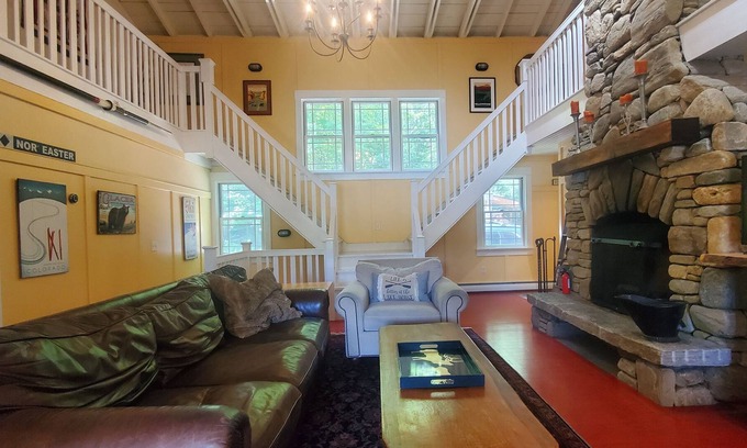 Ludlow Casa | Pennrock Lakeside 4 Bedroom Home by RedAwning