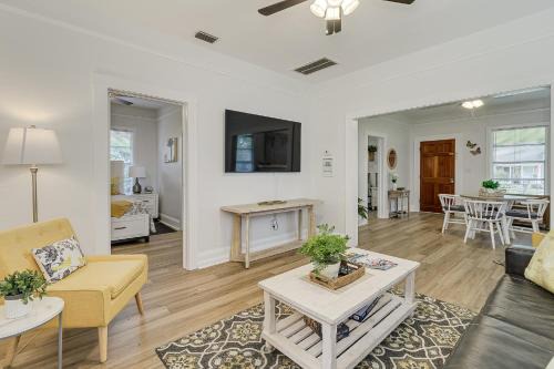 Lakeland Casa | Pennsylvania Bungalow - Historic Home in Downtown Lakeland