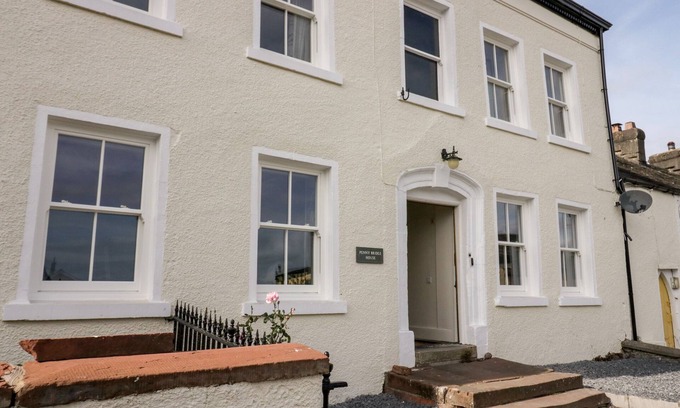 Penny Bridge Casa | PENNY BRIDGE HOUSE, pet friendly, with open fire in Ulverston