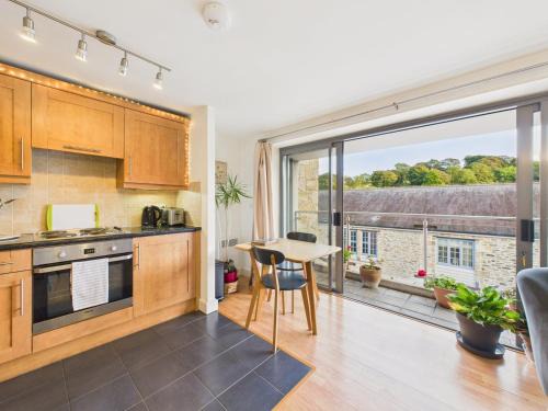 Mabe Apartamento | Penryn Quayside Apartment – 1-bed, Fully Equiped Waterside base