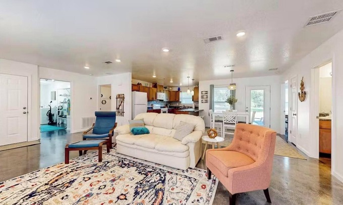 Northeast Pensacola Casa | Pensacola Coastal Retreat Near UWF Family-friendly, Pensacola Coastal Retreat near UWF Family-friend