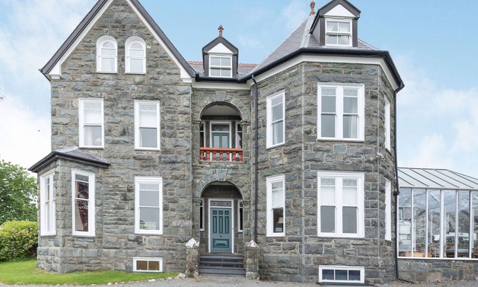 Llanfair Cabaña | Pensarn Hall, LLANBEDR