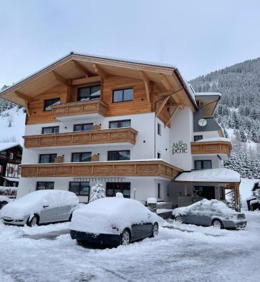 Holzgau Casa | Pension Alpenperle