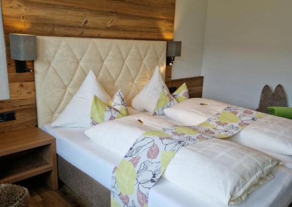 Thumersbach Cama Y Desayuno | Pension Claudia Zell am See