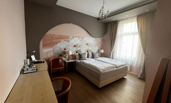 Tempelhof Casa | Pension Oase