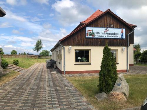 Stiege Cama Y Desayuno | Pension und Café "Alte Straßenmeisterei"
