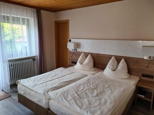 Feuchtwangen Casa | Pension Zum Grünen Wald