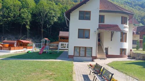Sugag Casa | Pensiunea Casa David