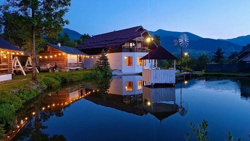 Borsa Casa | Pensiunea Lacul Arșiței