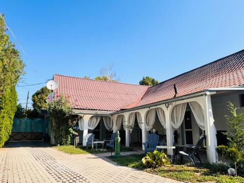 Mako Casa | PENSIUNEA SCHWARTZY