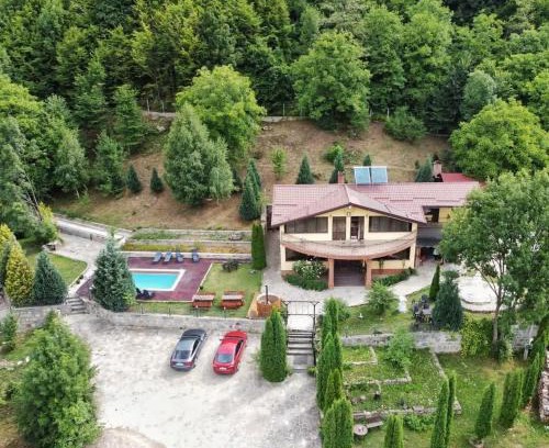 Lunca Jaristei Cabina | Pensiunea Un colț de Rai