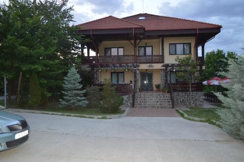 Barnova Casa | Pensiunea VisAventura