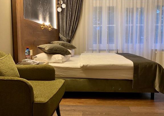 Szczecinek Casa | Pensjonat - Restauracja Żółty Domek